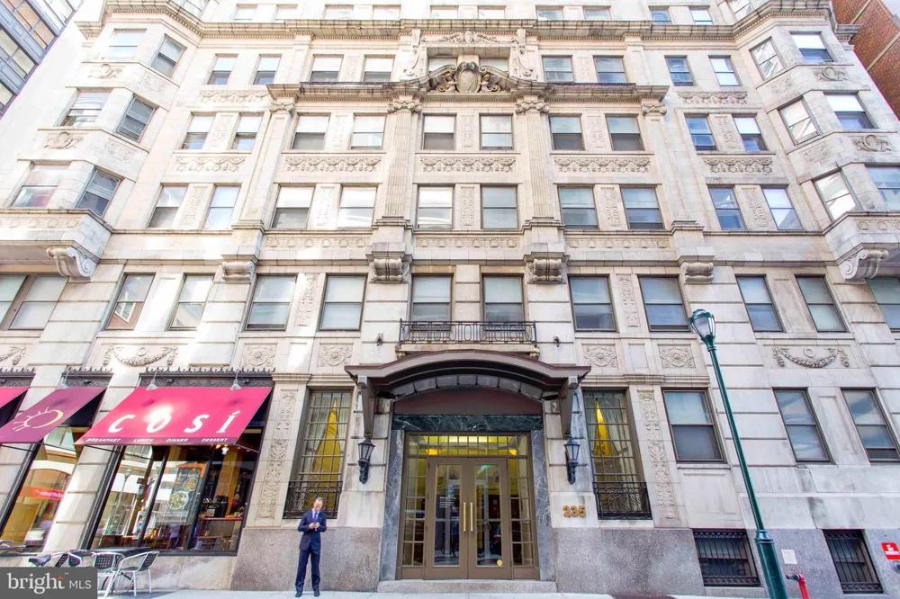 235 S 15TH STREET #606 Philadelphia, PA 19102