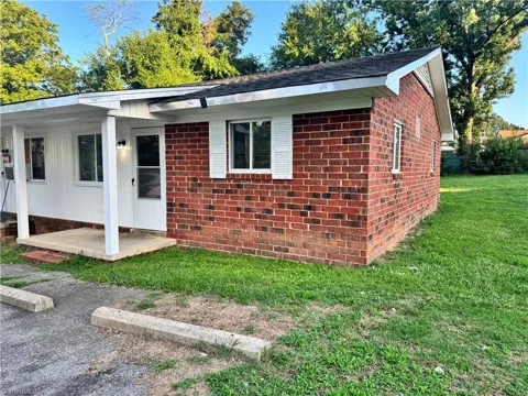 511 Everett Lane #2