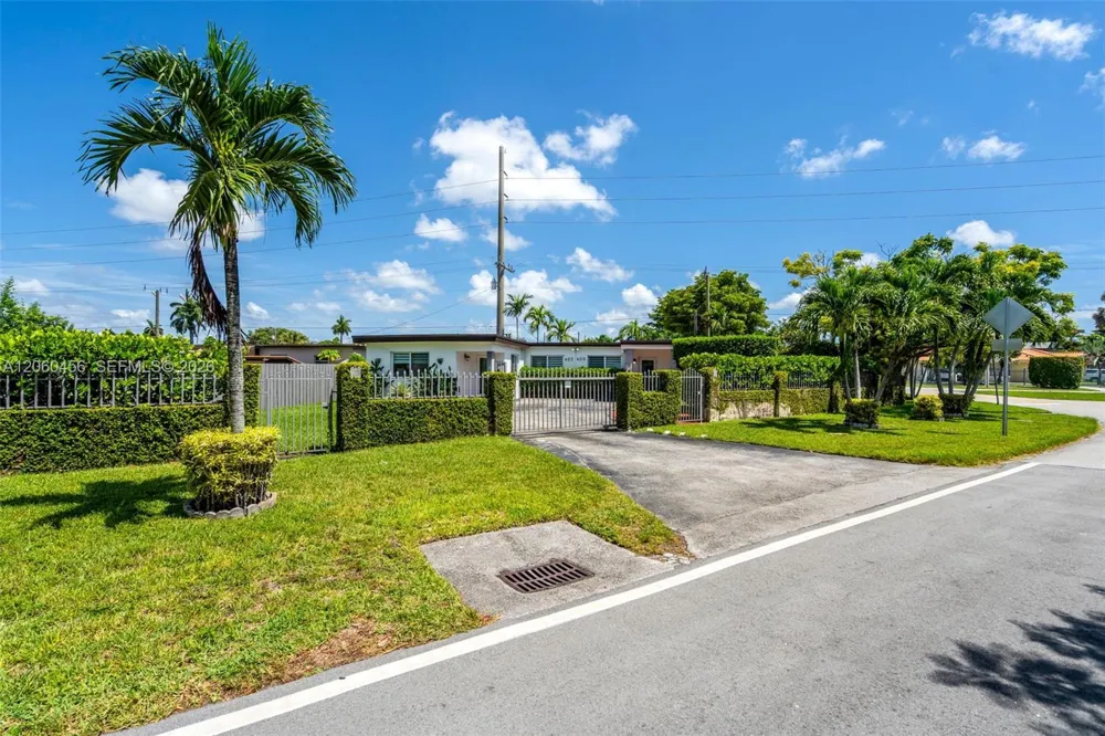 400 Central Blvd Miami, FL 33144