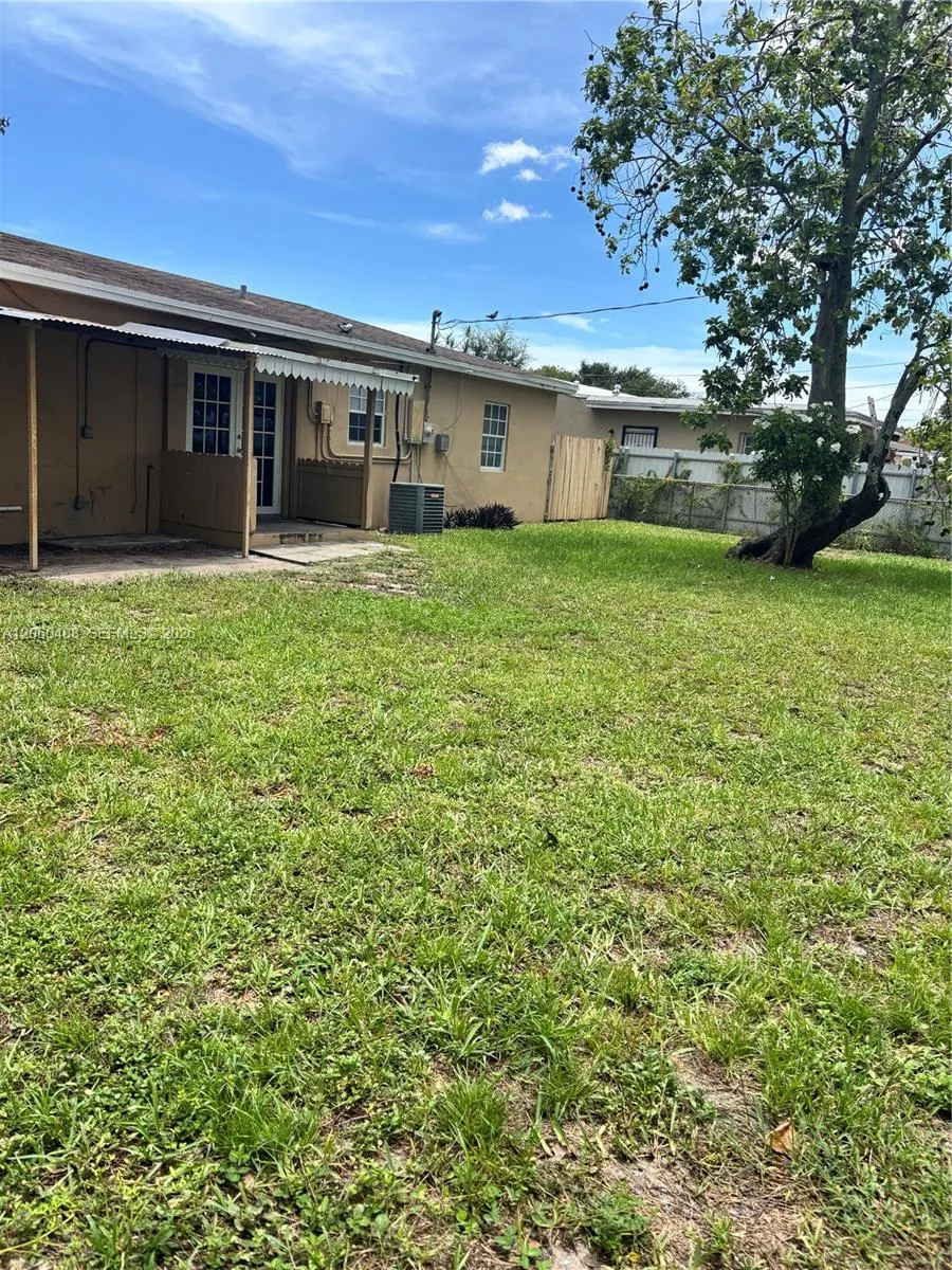8924 NW 35th Ct #8924 Miami, FL 33147