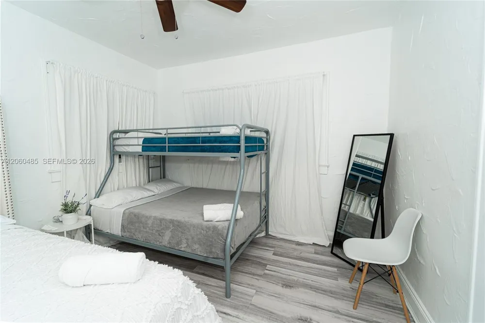 626 NE 4th Ct Hallandale Beach, FL 33009