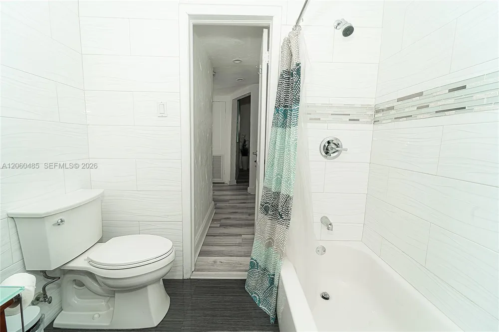 626 NE 4th Ct Hallandale Beach, FL 33009