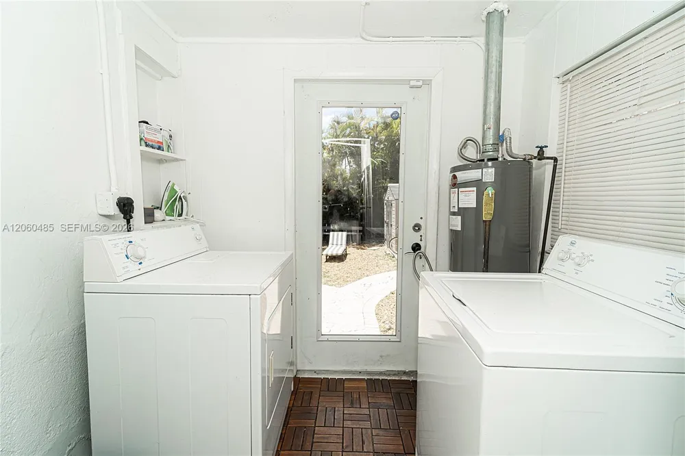 626 NE 4th Ct Hallandale Beach, FL 33009