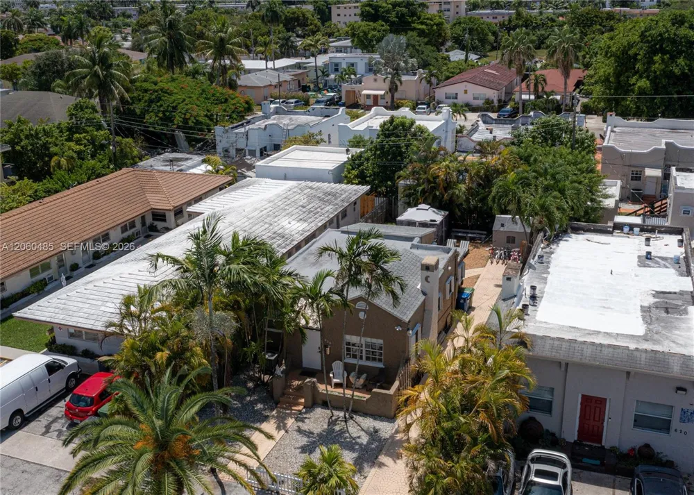 626 NE 4th Ct Hallandale Beach, FL 33009