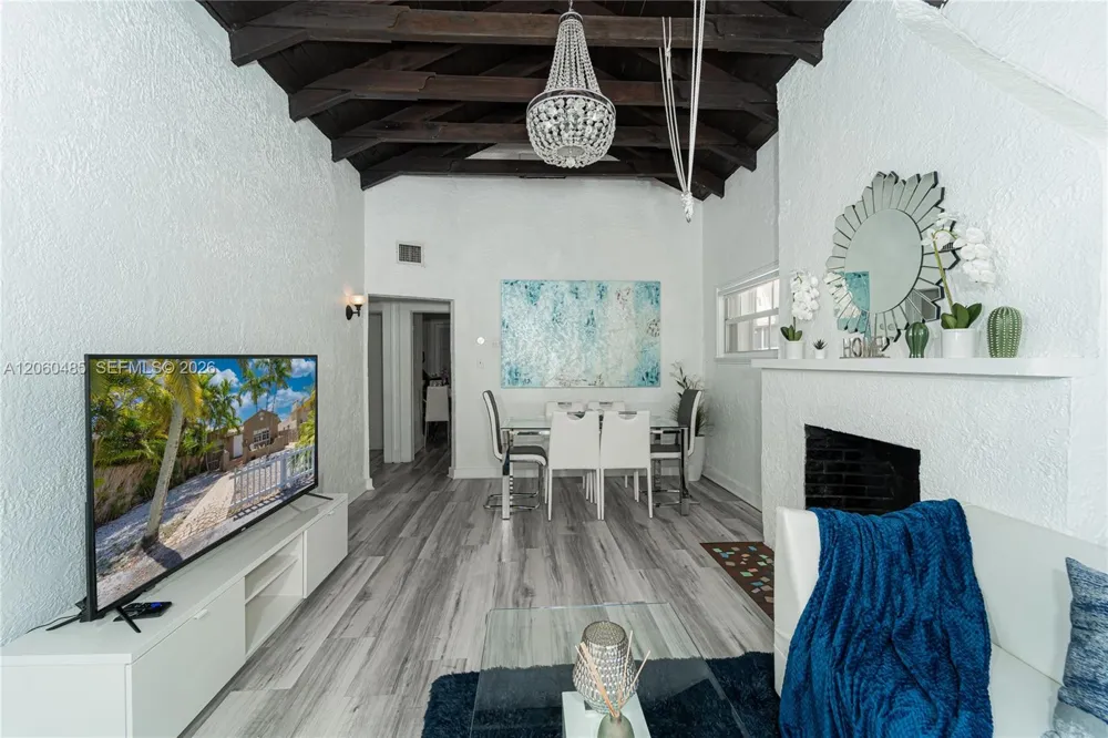 626 NE 4th Ct Hallandale Beach, FL 33009