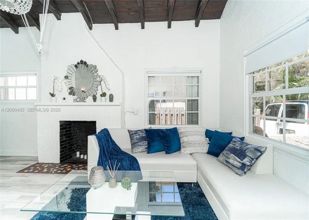 626 NE 4th Ct Hallandale Beach, FL 33009
