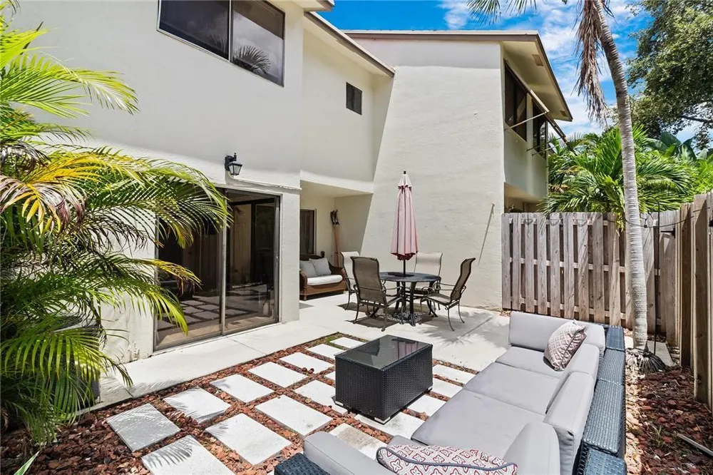 324 CITY VIEW DRIVE Fort Lauderdale, FL 33311