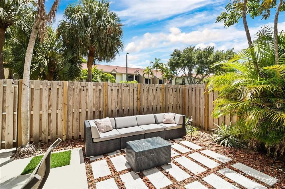 324 CITY VIEW DRIVE Fort Lauderdale, FL 33311