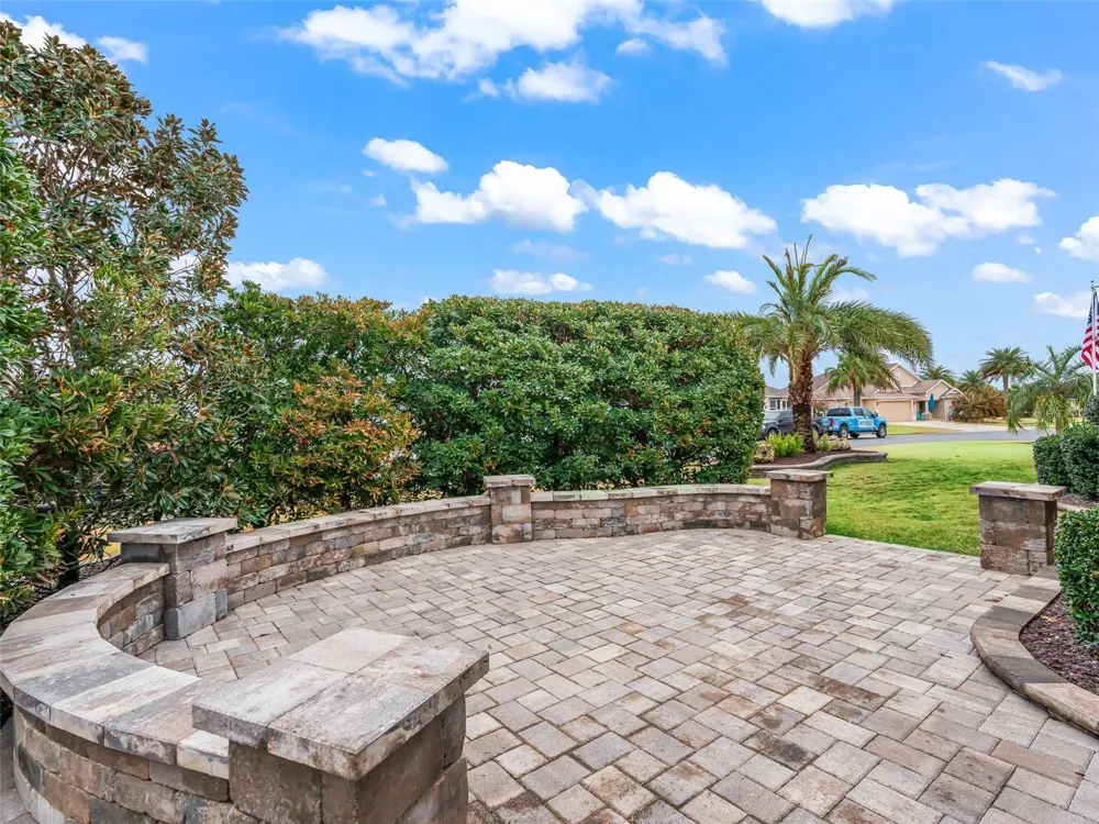 3556 MISTLETOE COURT The Villages, FL 32163