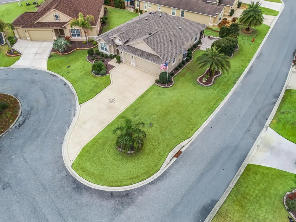 3556 MISTLETOE COURT The Villages, FL 32163