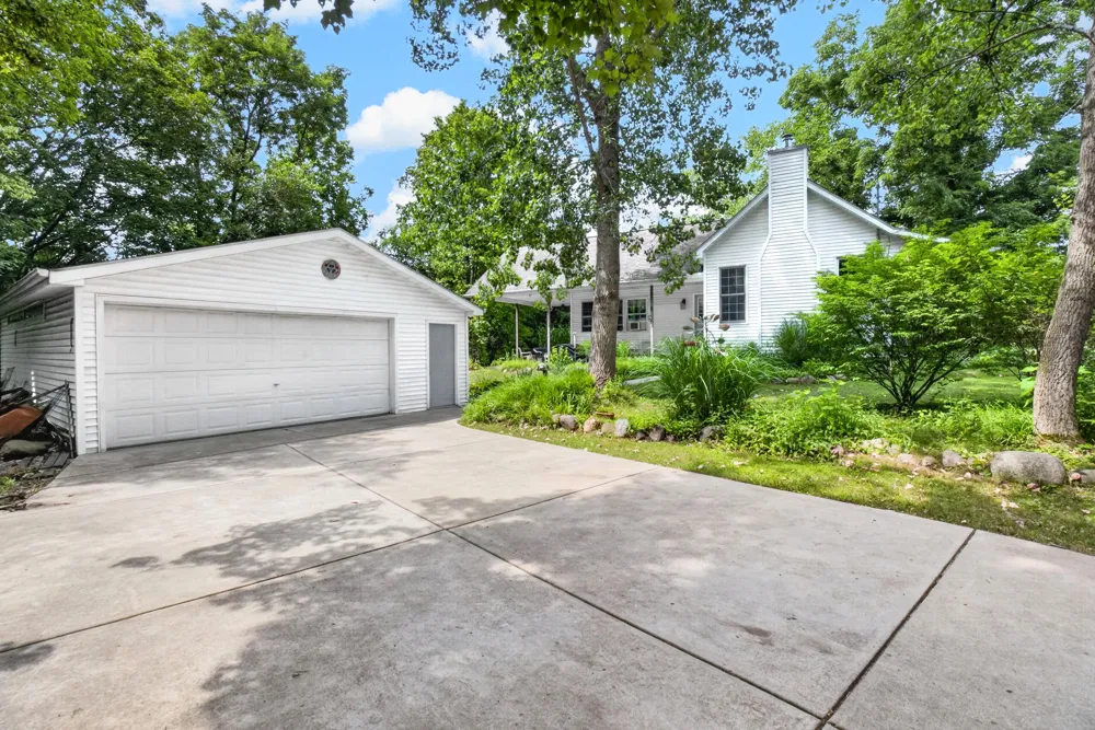 11736 E D AVENUE Richland, MI 49083