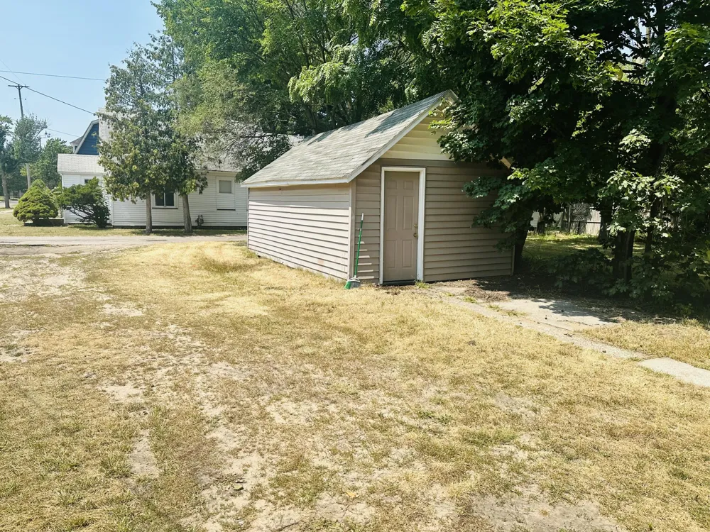 1541 6th Street Muskegon, MI 49441