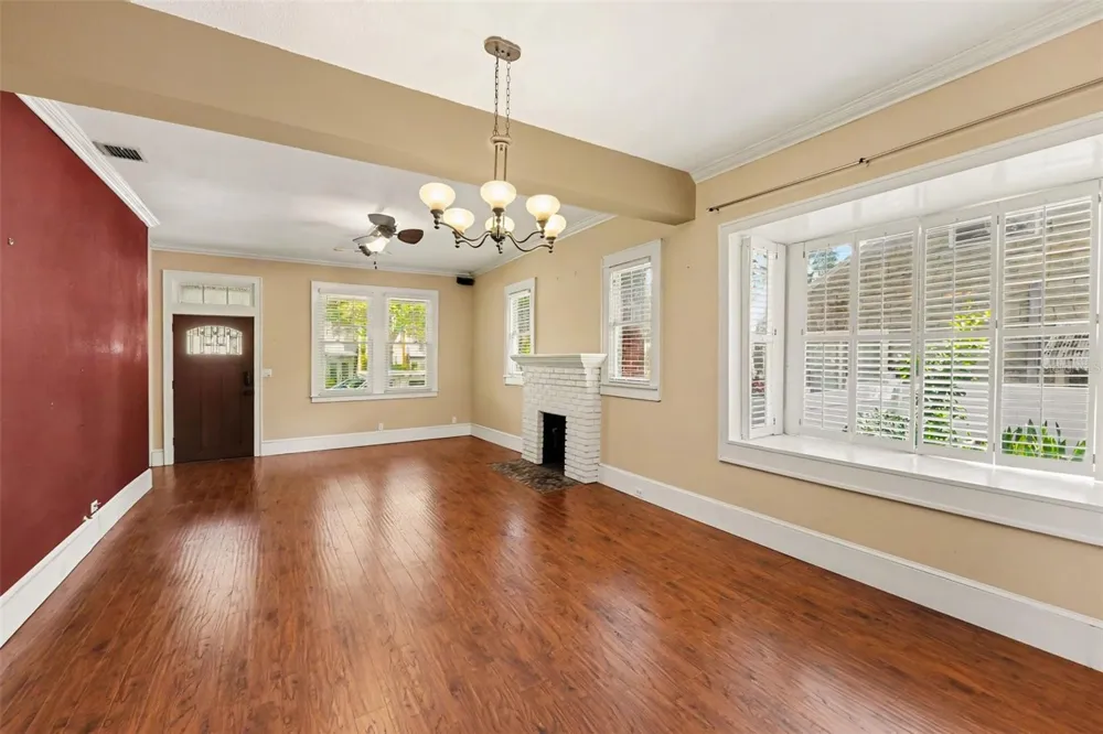 450 13TH AVENUE St Petersburg, FL 33701