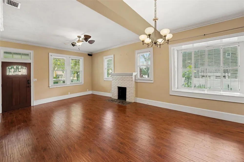 450 13TH AVENUE St Petersburg, FL 33701