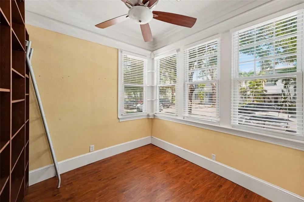 450 13TH AVENUE St Petersburg, FL 33701