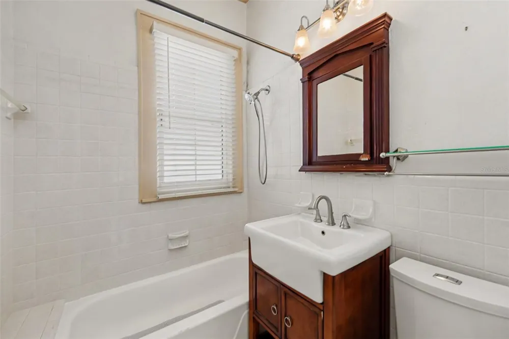450 13TH AVENUE St Petersburg, FL 33701