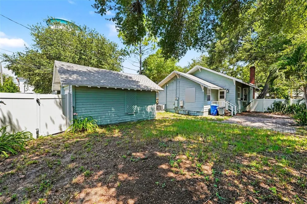 450 13TH AVENUE St Petersburg, FL 33701