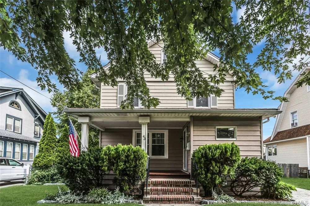 43 Elm Street Lynbrook, NY 11563