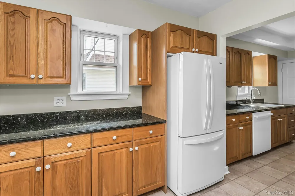 43 Elm Street Lynbrook, NY 11563