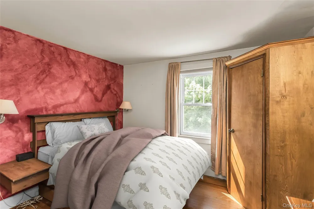 43 Elm Street Lynbrook, NY 11563