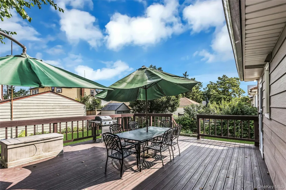 43 Elm Street Lynbrook, NY 11563