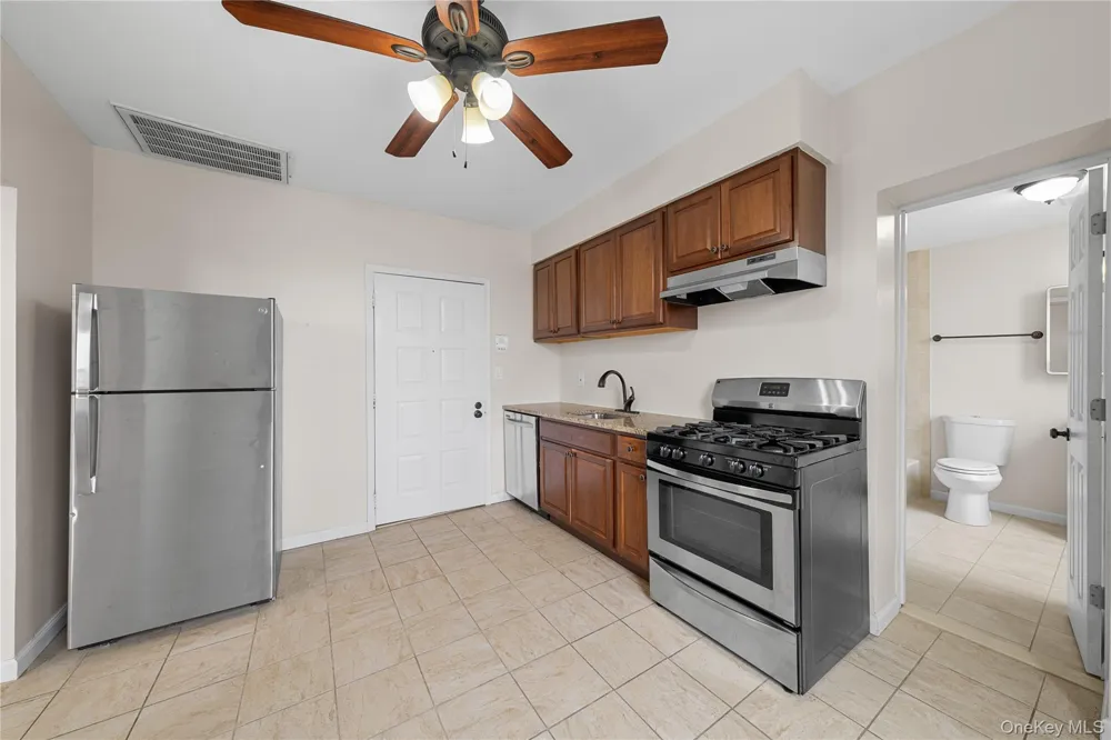 402 Jericho Turnpike #4 New Hyde Park, NY 11040