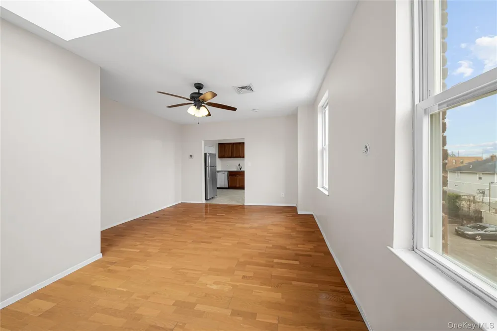 402 Jericho Turnpike #4 New Hyde Park, NY 11040