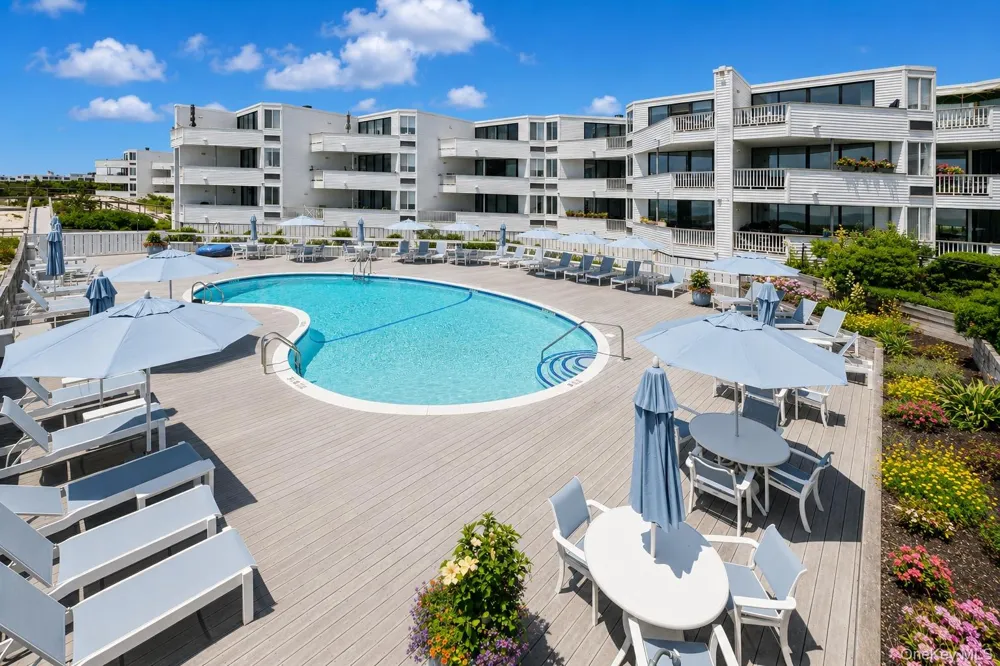 253 dune #62 Westhampton Beach, NY 11978