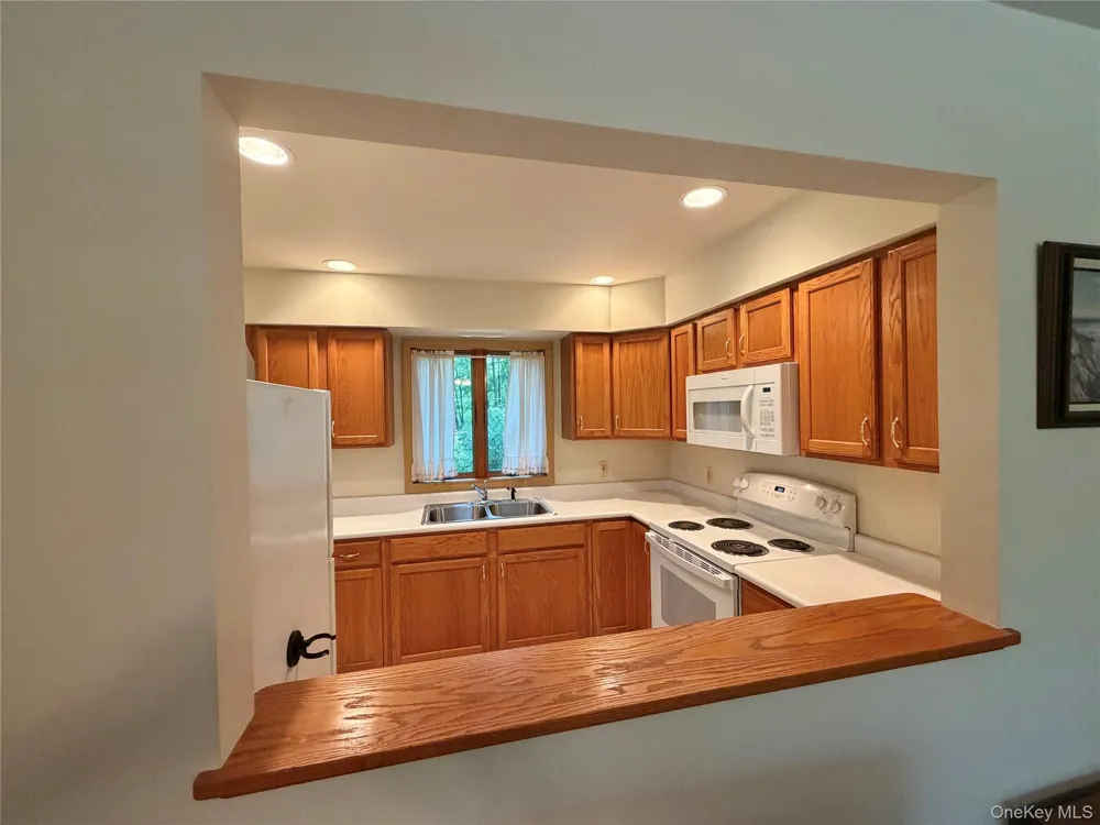 468 Decker Road Wallkill, NY 12589