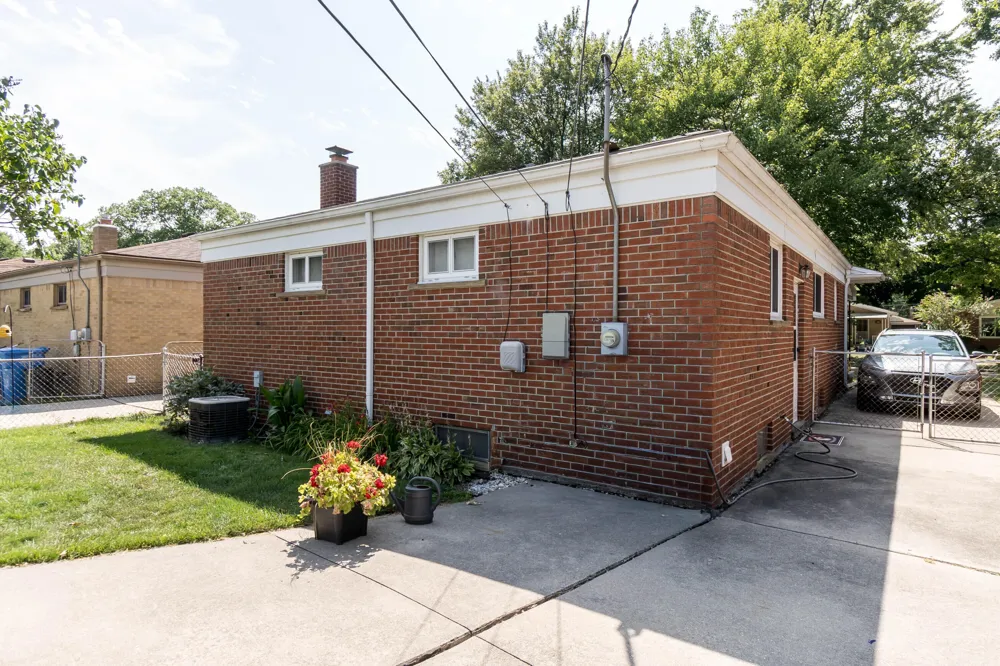 3985 Harding Street Dearborn Heights, MI 48125