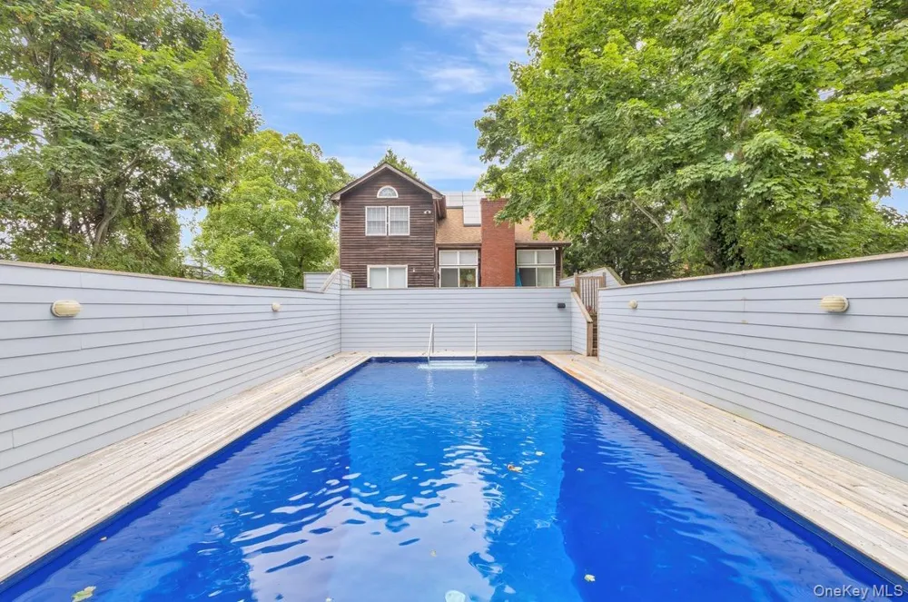 27 Depot Road Westhampton Beach, NY 11978