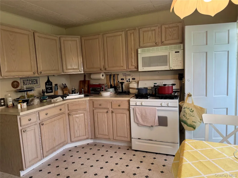 6269 State Route 42 #6279 Woodbourne, NY 12788