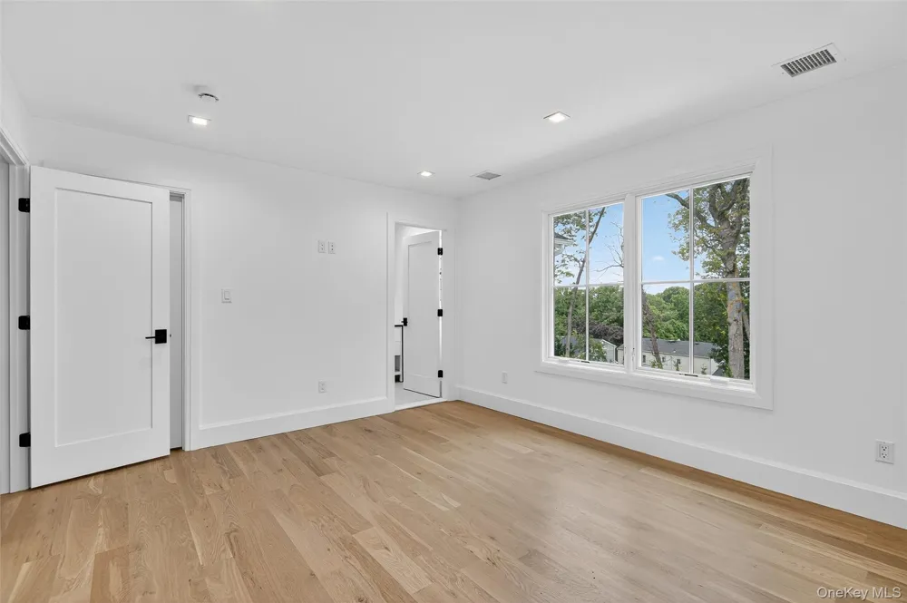 32 Pine Road Syosset, NY 11791