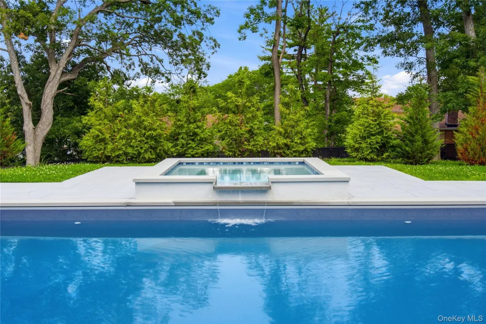 32 Pine Road Syosset, NY 11791