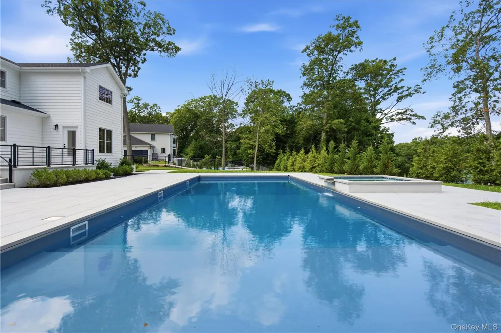 32 Pine Road Syosset, NY 11791