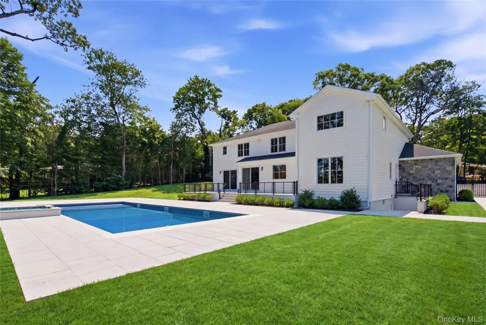 32 Pine Road Syosset, NY 11791