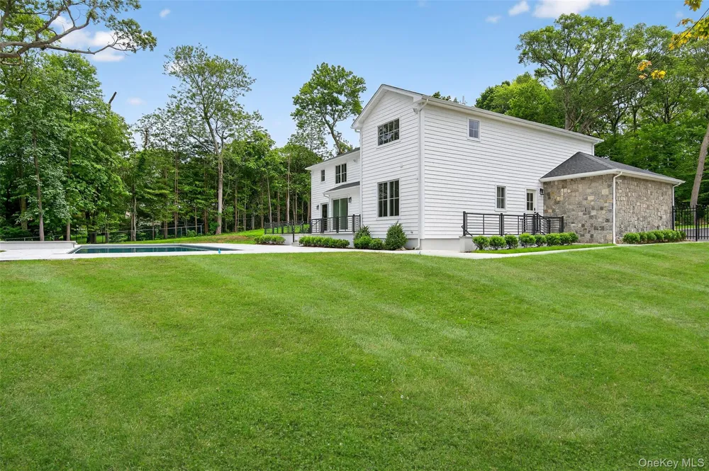 32 Pine Road Syosset, NY 11791