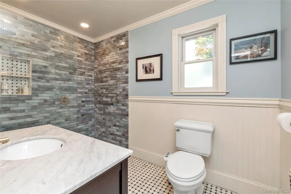 51 Tooker Avenue Oyster Bay, NY 11771