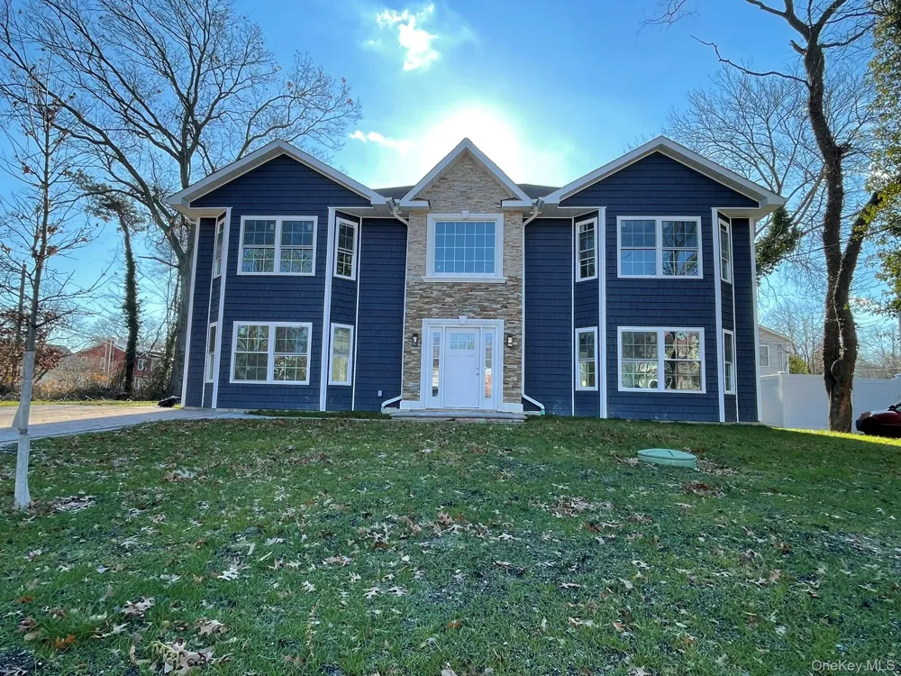 12 Beech Street Wyandanch, NY 11798