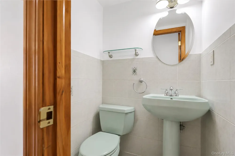 3039 36th Street Astoria, NY 11103