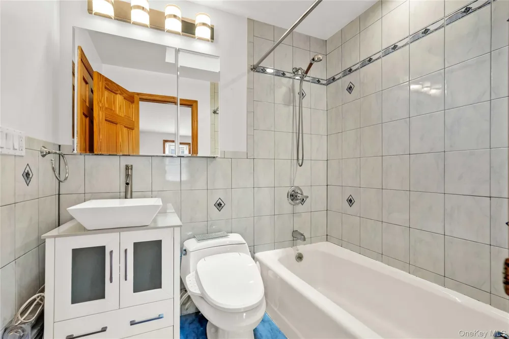 3039 36th Street Astoria, NY 11103