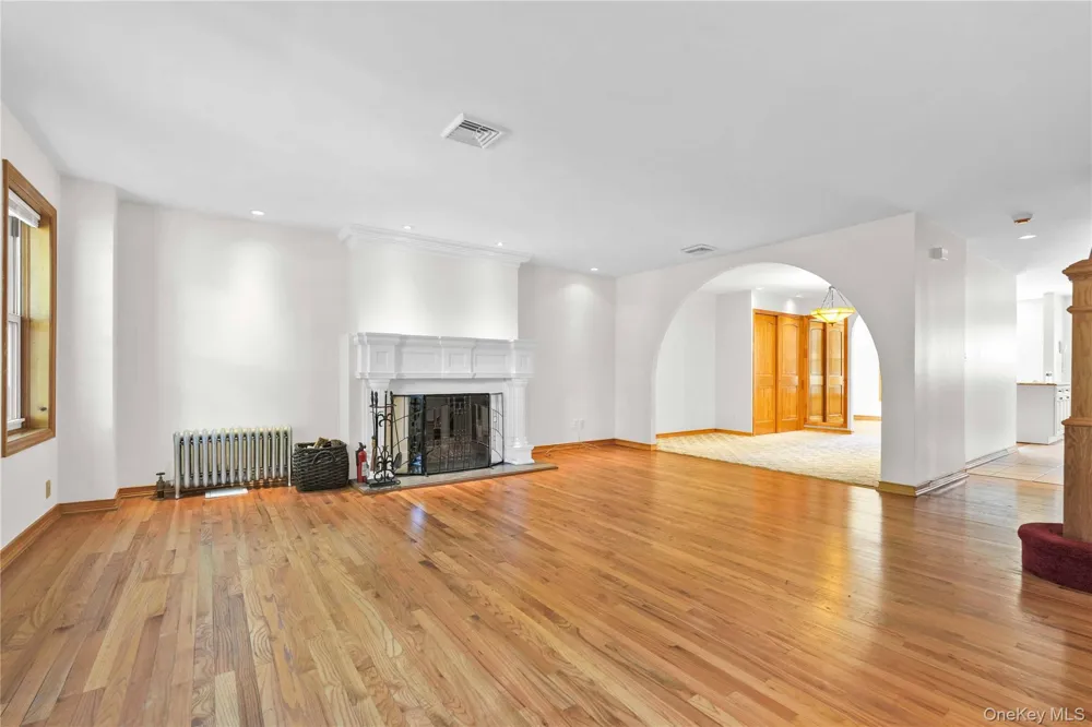 3039 36th Street Astoria, NY 11103