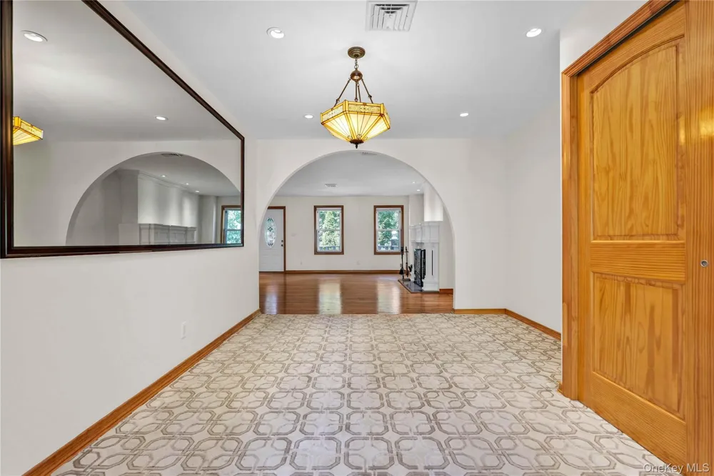 3039 36th Street Astoria, NY 11103