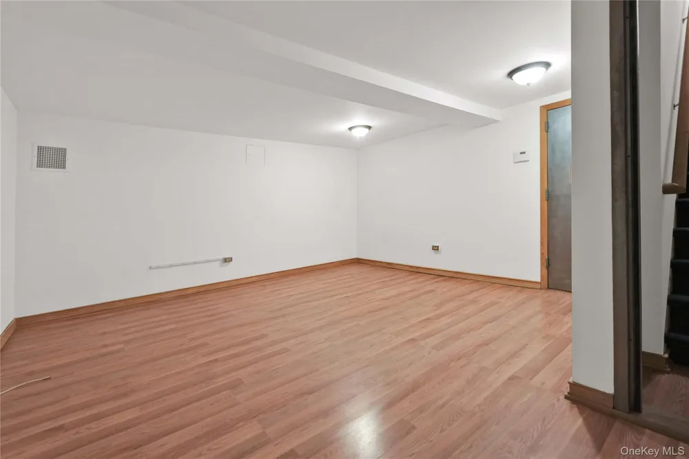 3039 36th Street Astoria, NY 11103