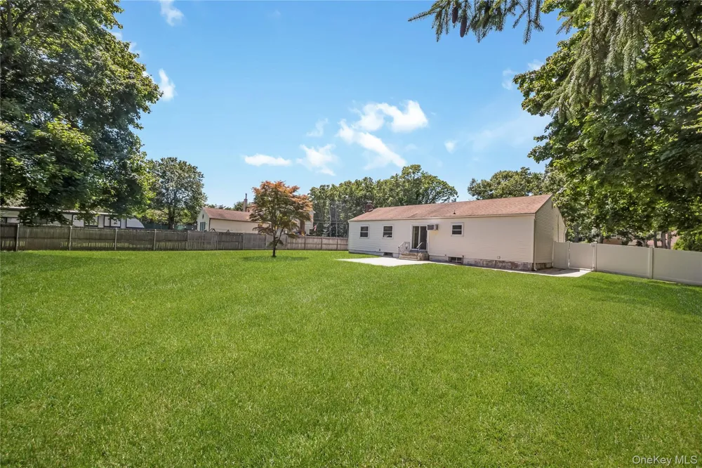 93 Raynor Road Ridge, NY 11961