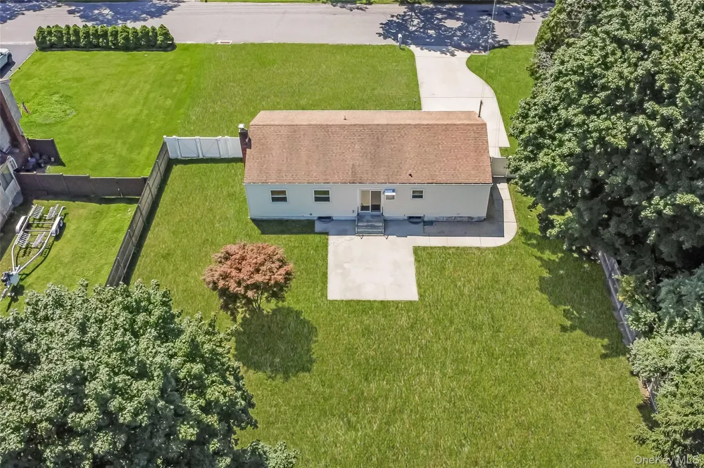 93 Raynor Road Ridge, NY 11961