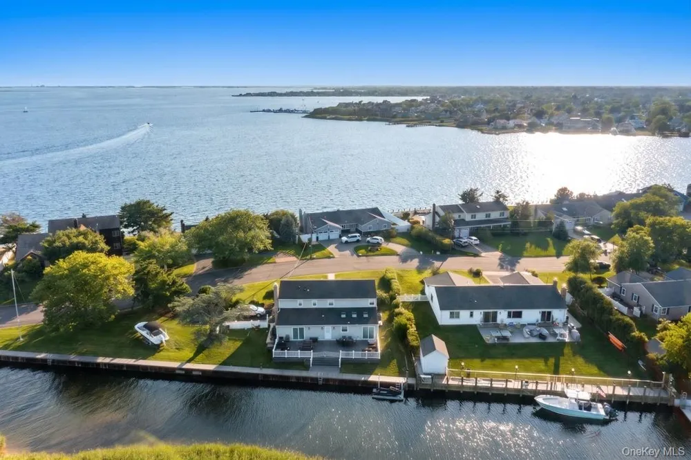 336 Grand Central Avenue Amityville, NY 11701