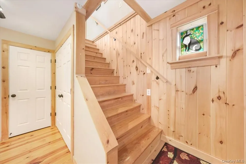 96 Treetops Trail Bloomingburg, NY 12721