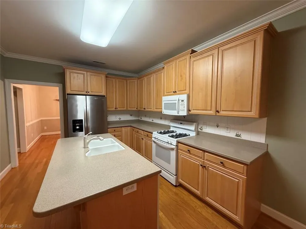 2208 Anchoridge Avenue High Point, NC 27265