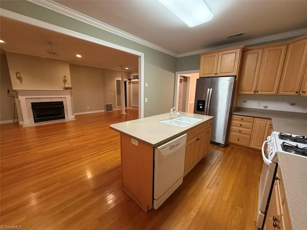 2208 Anchoridge Avenue High Point, NC 27265